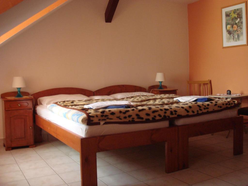 Róza Hotel és Apartmanház Esztergom Quarto foto