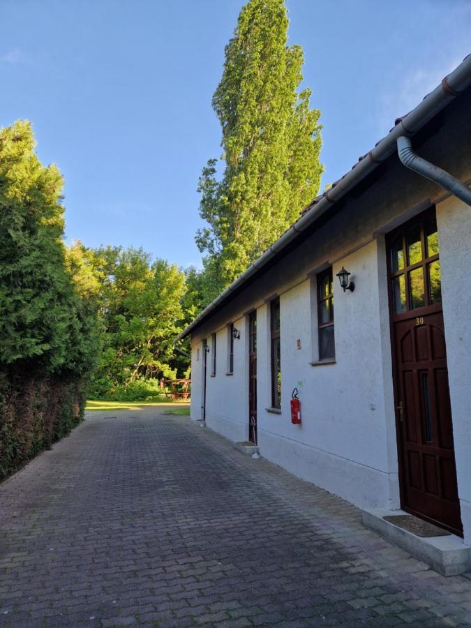 Róza Hotel és Apartmanház Esztergom Exterior foto