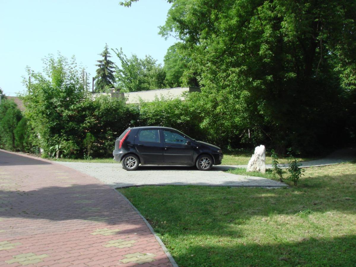 Róza Hotel és Apartmanház Esztergom Exterior foto